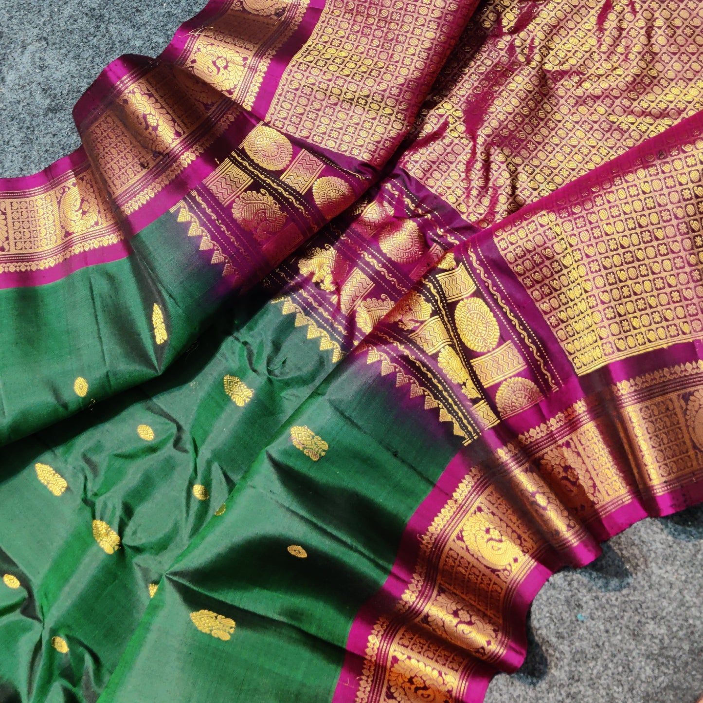 Gadwal Pure silk sarees - GPS09