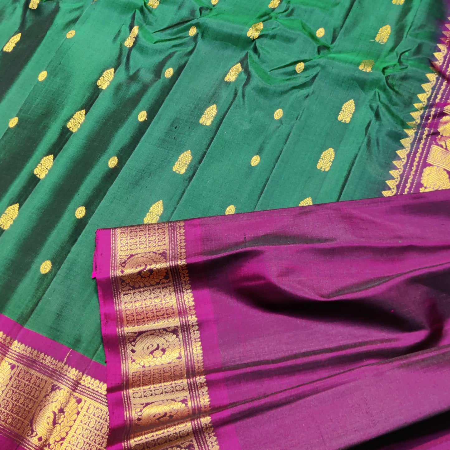 Gadwal Pure silk sarees - GPS09