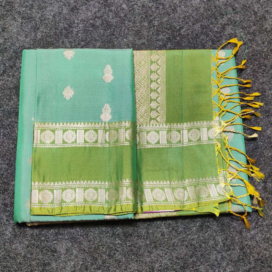Vintage Lightweight Gap border pattu - LWP422
