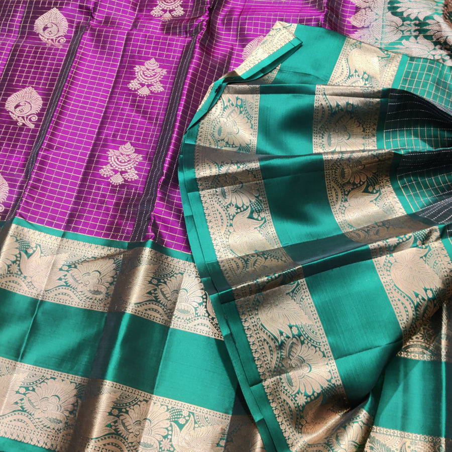 Kanchi Vintage Gap border pattu - KMP345
