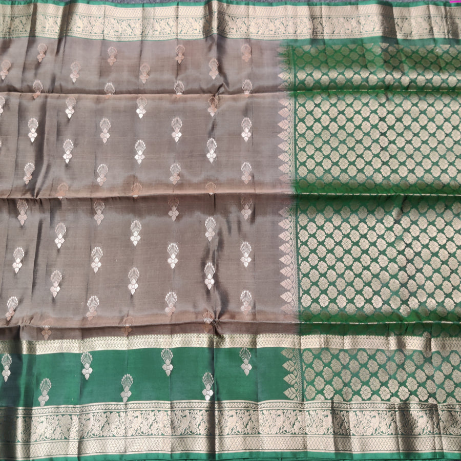 Lightweight pattu Scurt Border Saree - LWP313