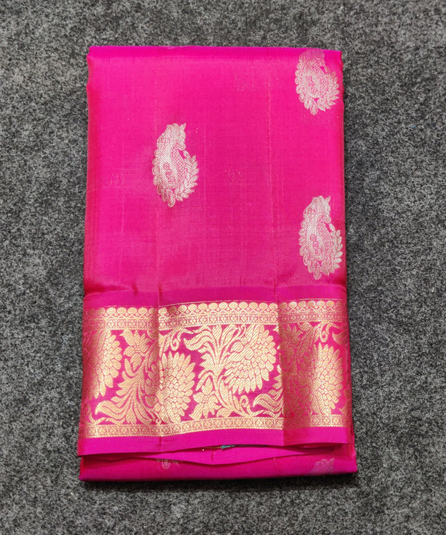 Kanchi pattu Small border saree - KMP97