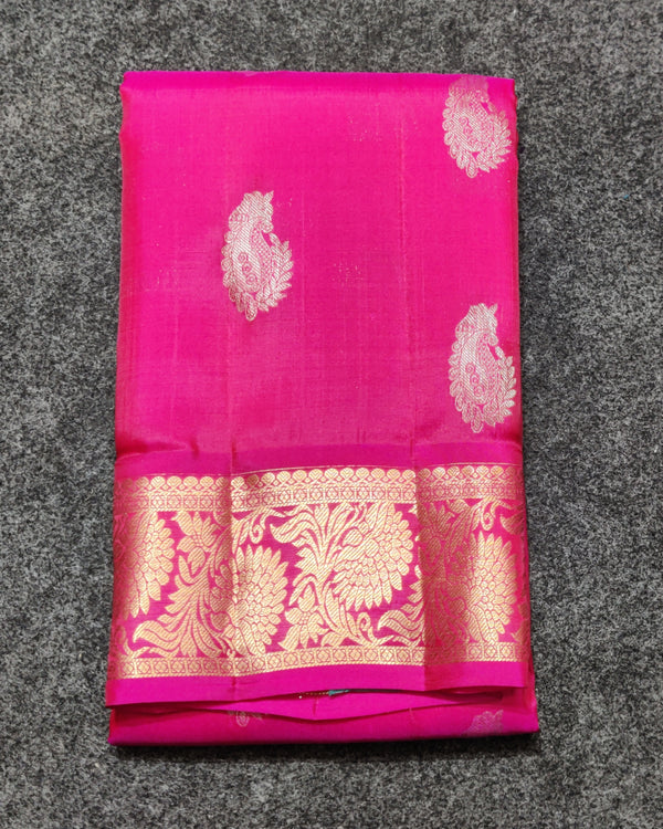 Kanchi pattu Small border saree - KMP97