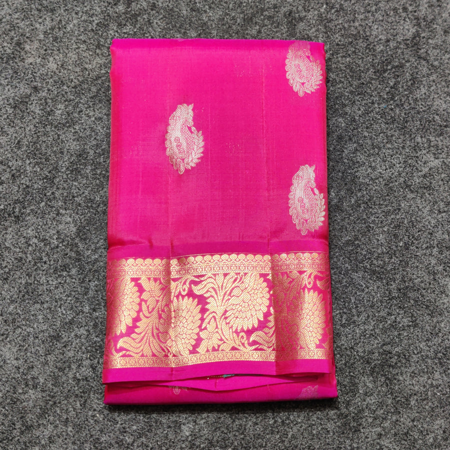 Kanchi pattu Small border saree - KMP97