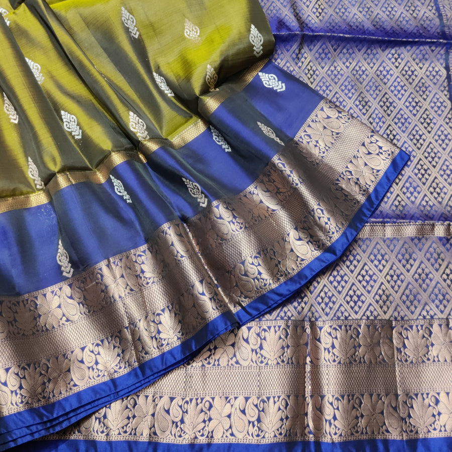 Lightweight pattu Scurt Border Saree - LWP06