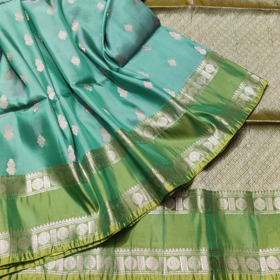 Vintage Lightweight Gap border pattu - LWP422