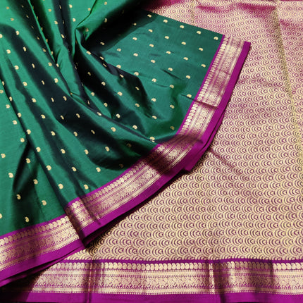 Kanchi pattu small border saree - KMP3161