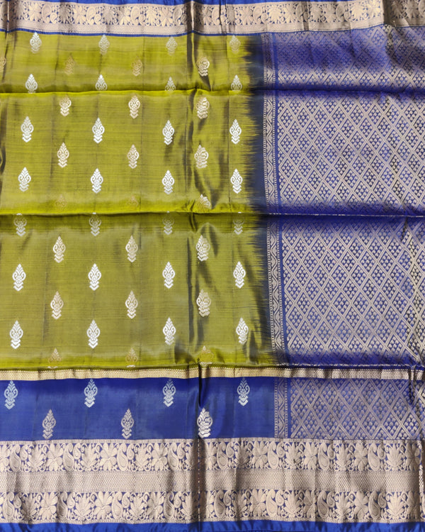 Lightweight pattu Scurt Border Saree - LWP06 alternate view
