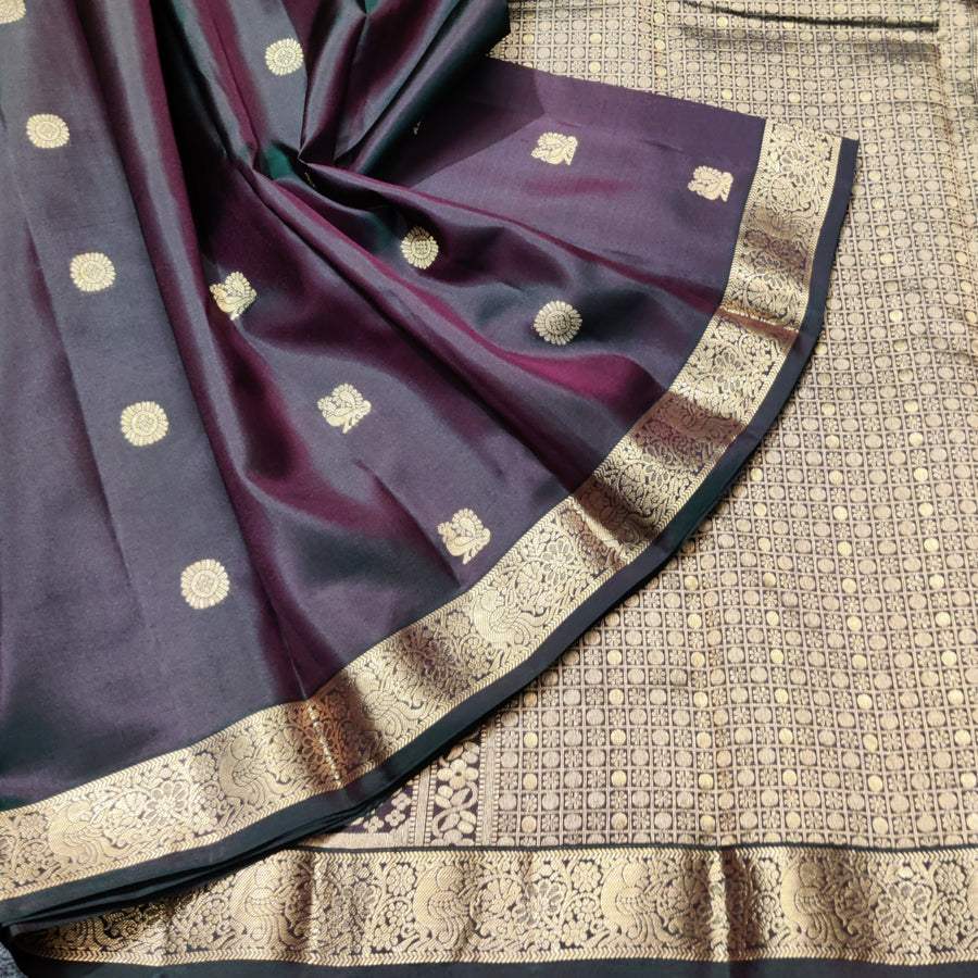 Kanchi pattu small border saree - KMP276