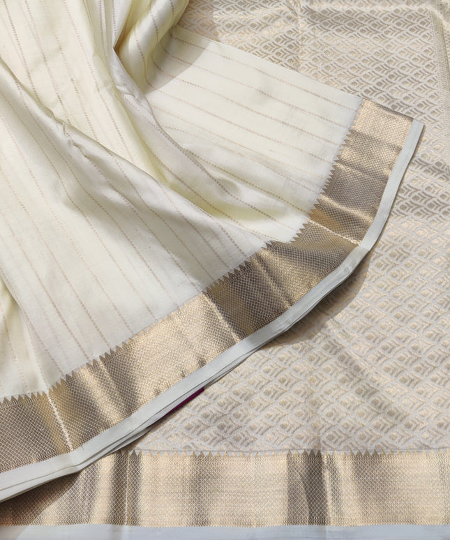 Kanchi pattu small border saree - KMP260