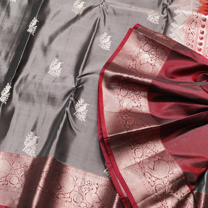 Kanchi Vintage Small border pattu - KMP85