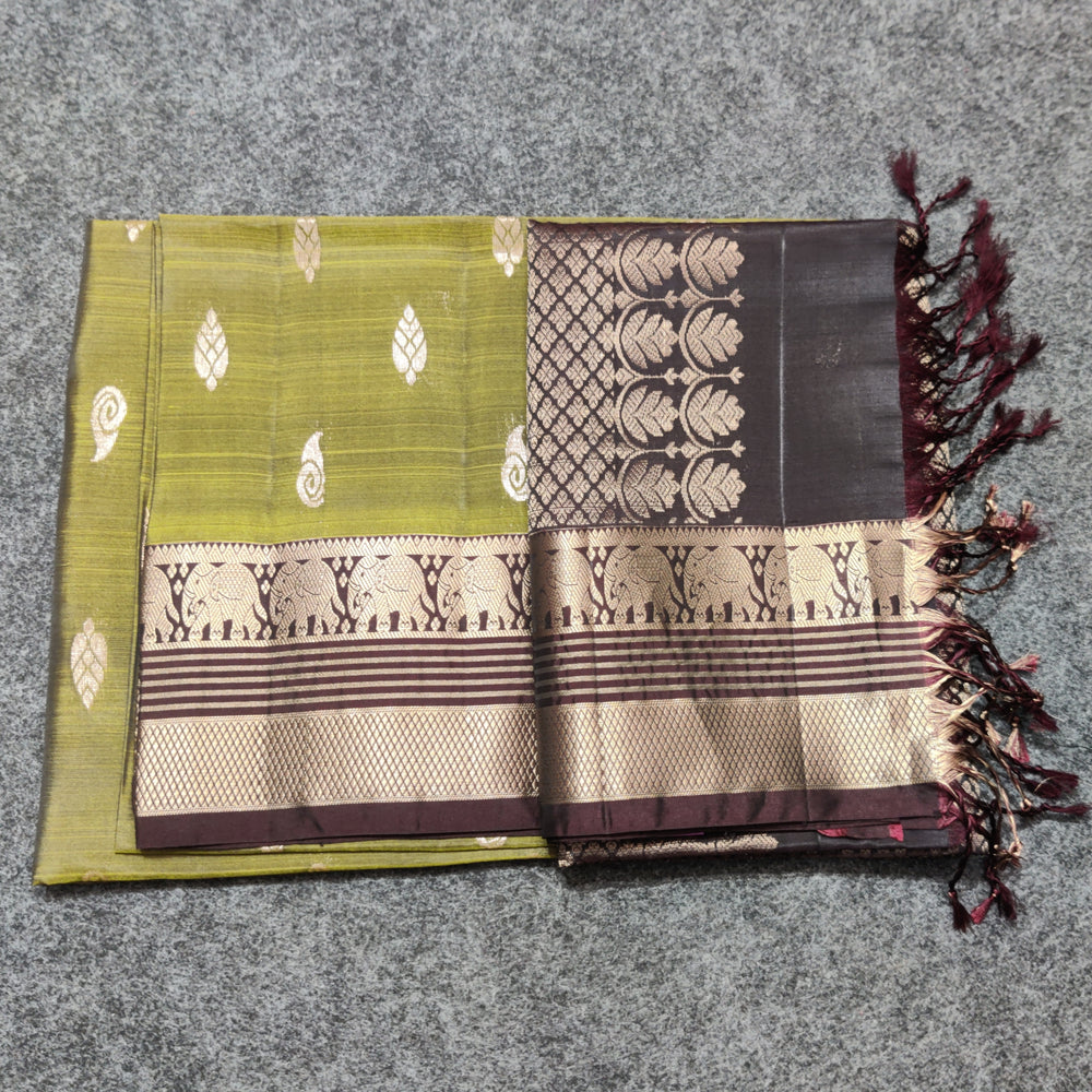 Lightweight Pure Silk Pattu Saree with Small Border – LWP326