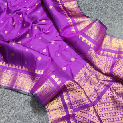 Gadwal handloom small border Pure silk saree - GPS218