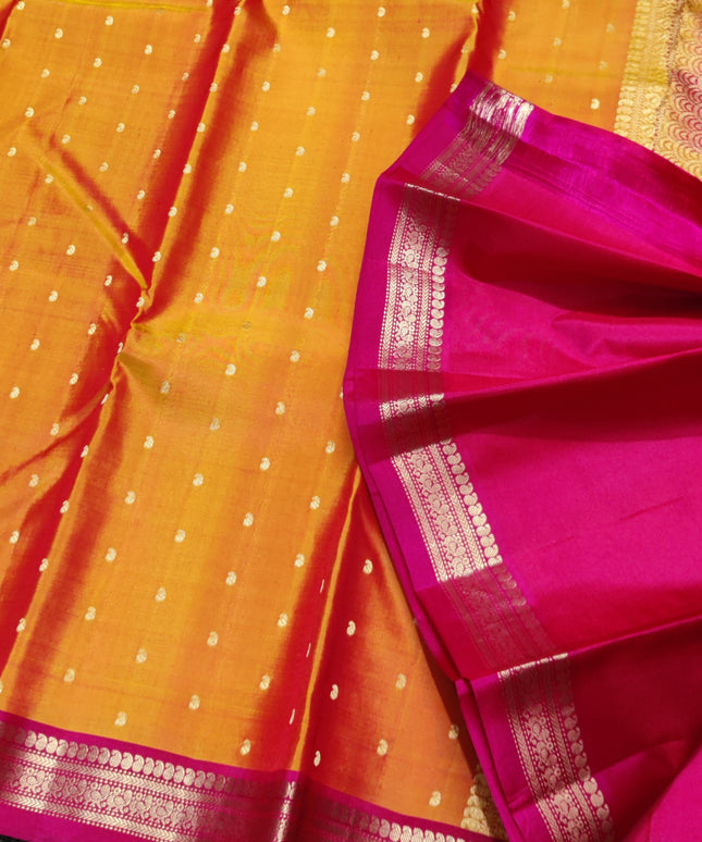Kanchi pattu small border saree - KMP249