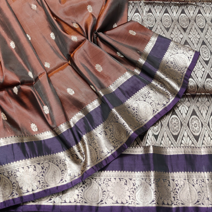 Vintage Lightweight Gap border pattu - LWP421