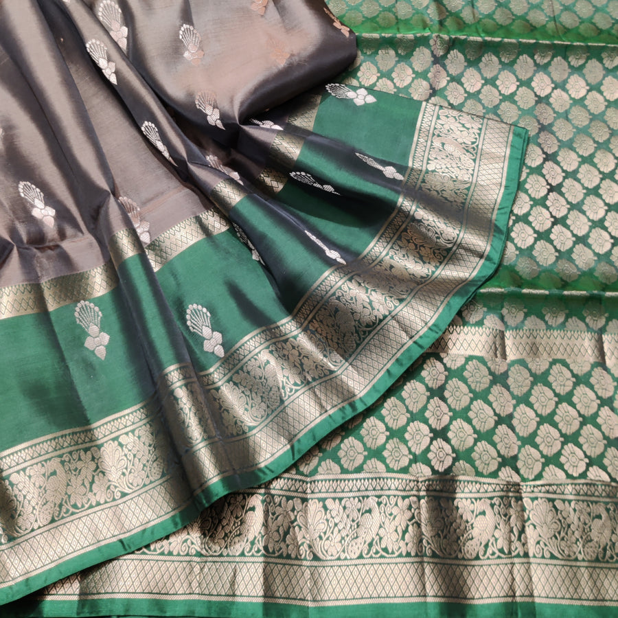 Lightweight pattu Scurt Border Saree - LWP313