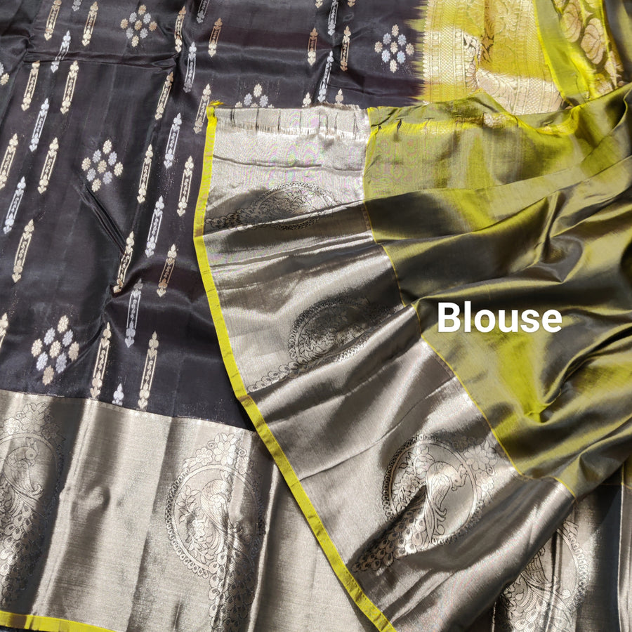 Lightweight pattu Scurt Border Saree - LWP407