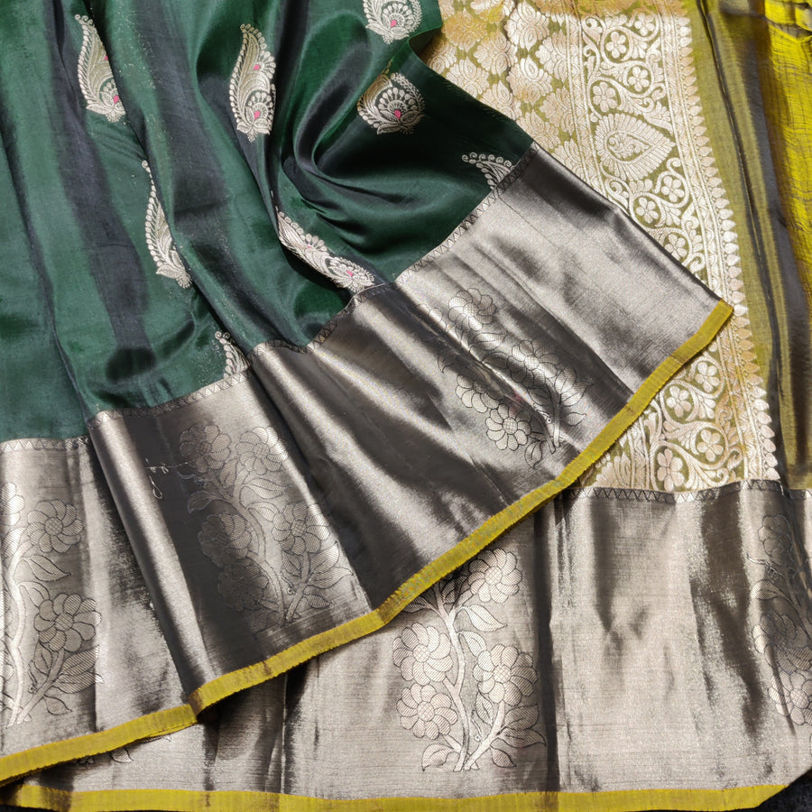 Lightweight pattu Scurt Border Saree - LWP410