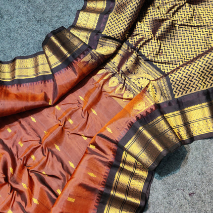 Gadwal small border Handloom saree - GPS88