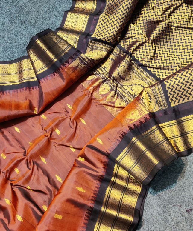Gadwal small border Handloom saree - GPS88