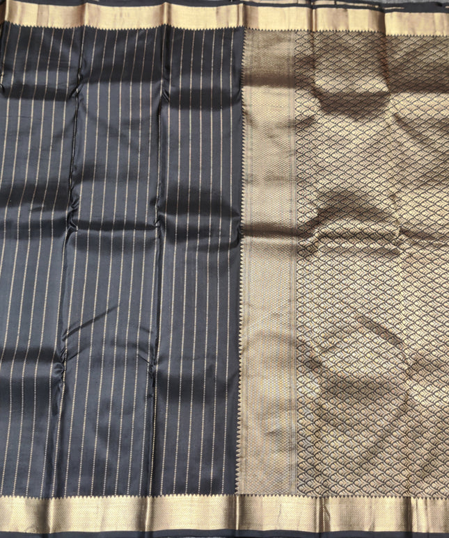 Kanchi pattu small border saree - KMP258