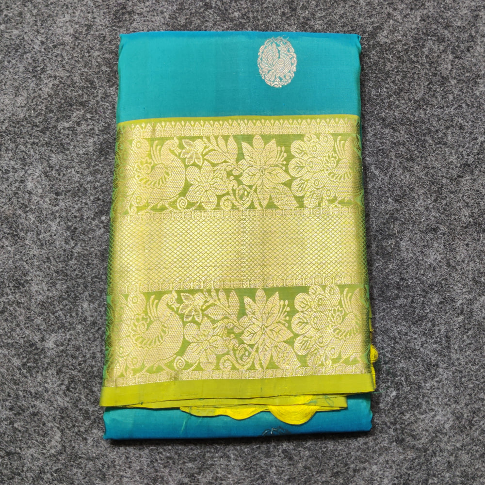Kanchi Vintage Gap border pattu - KMP246