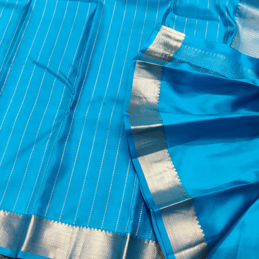 Kanchi pattu small border saree - KMP313