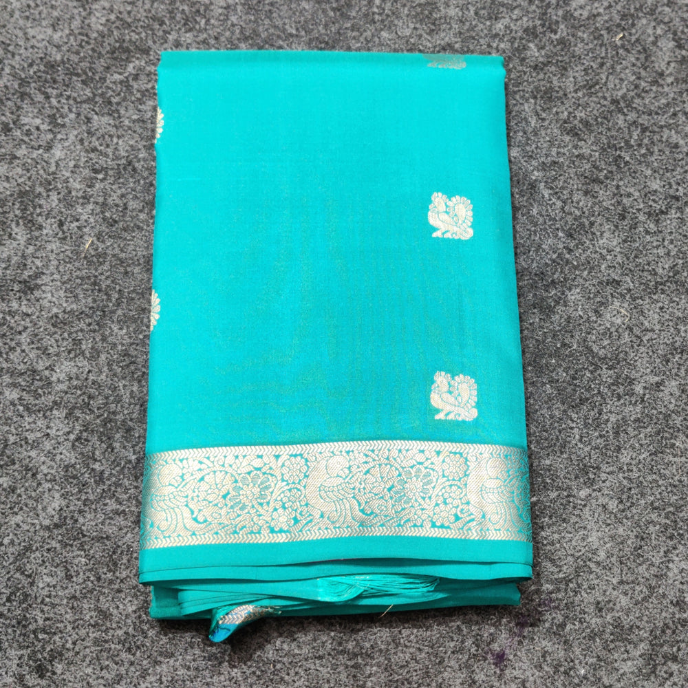 Kanchi pattu small border saree - KMP275