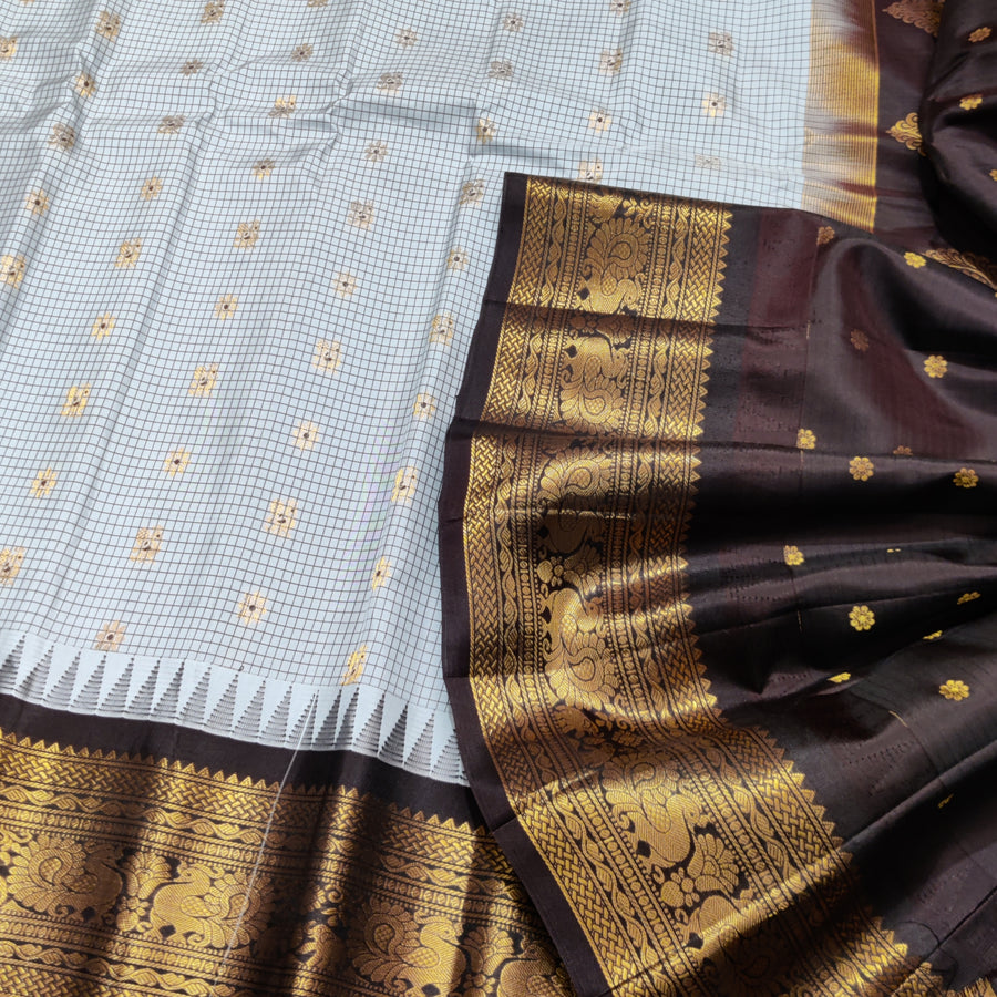 Gadwal check design pure silk- GPS26