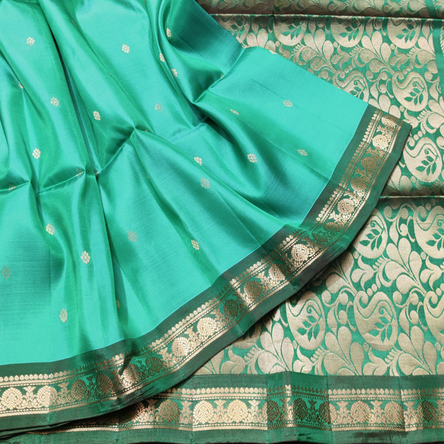 Vintage Lightweight small border pattu - LWP429