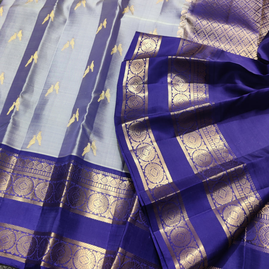 Kanchi Vintage Gap border pattu - KMP296