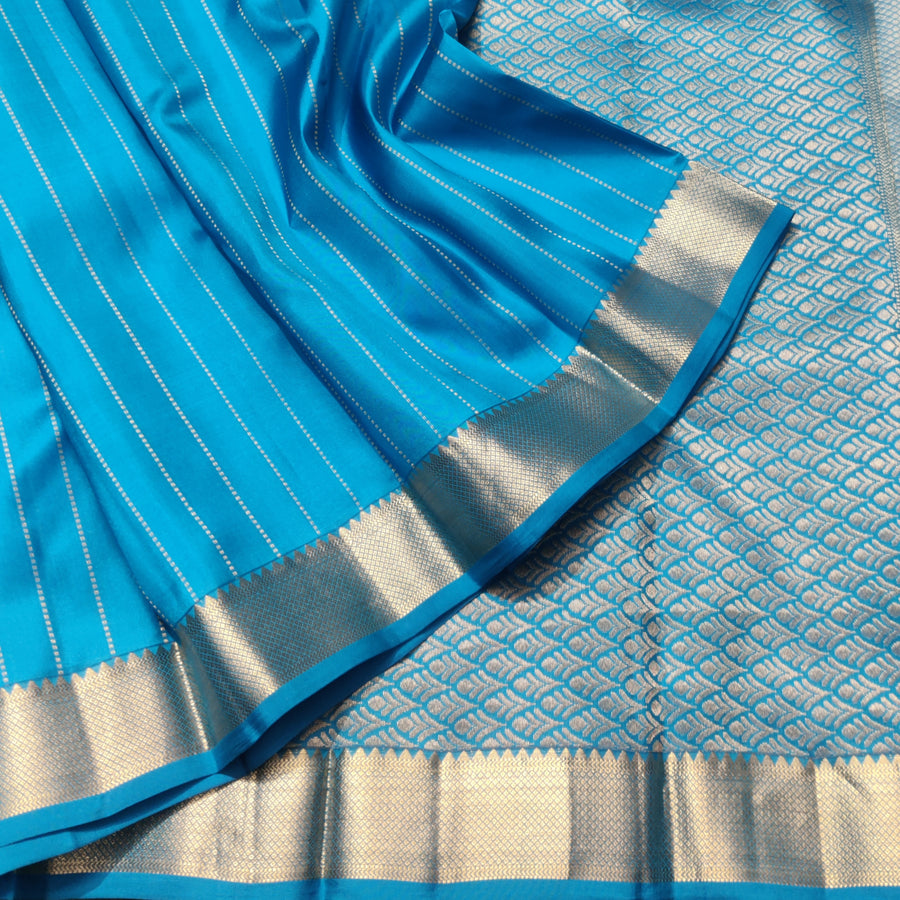 Kanchi pattu small border saree - KMP313