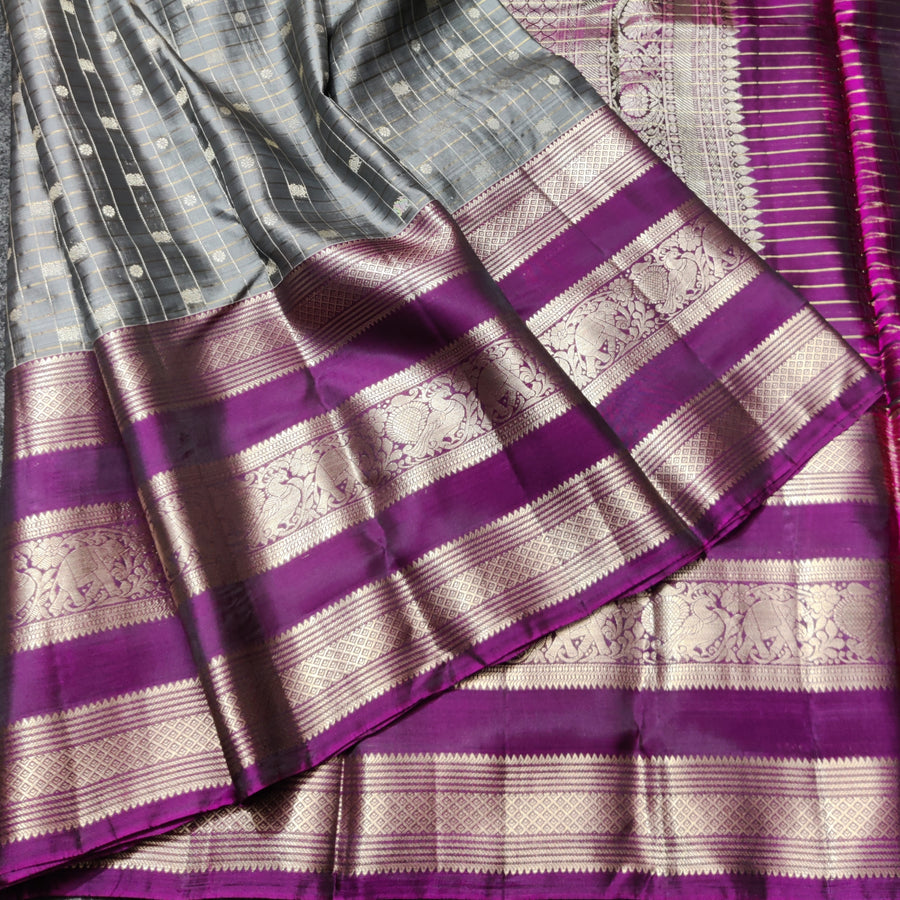 Kanchi Vintage Gap border pattu - KMP105