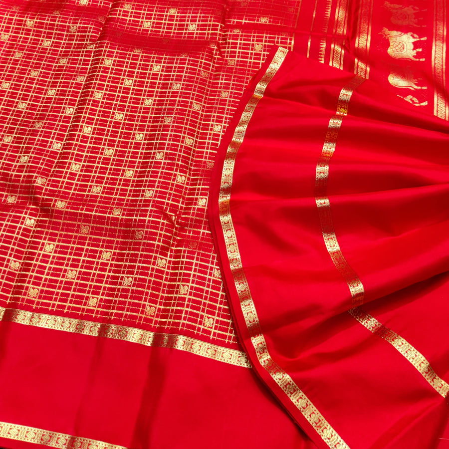 Kanchi Vintage Handloom Pattu Saree - KMP325