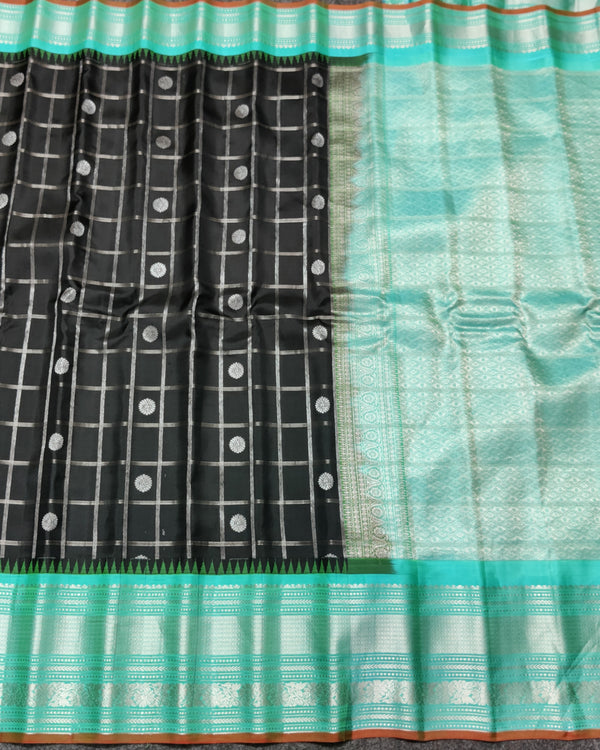 Gadwal check design pure silk- GPS21 alternate view