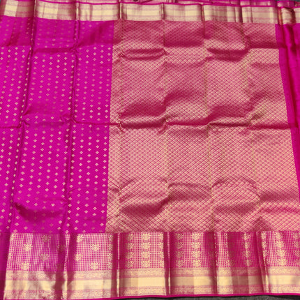 Kanchi pure vintage silk Saree - KMP3002