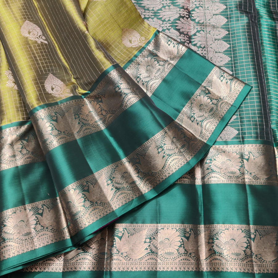 Kanchi Vintage Gap border pattu - KMP343
