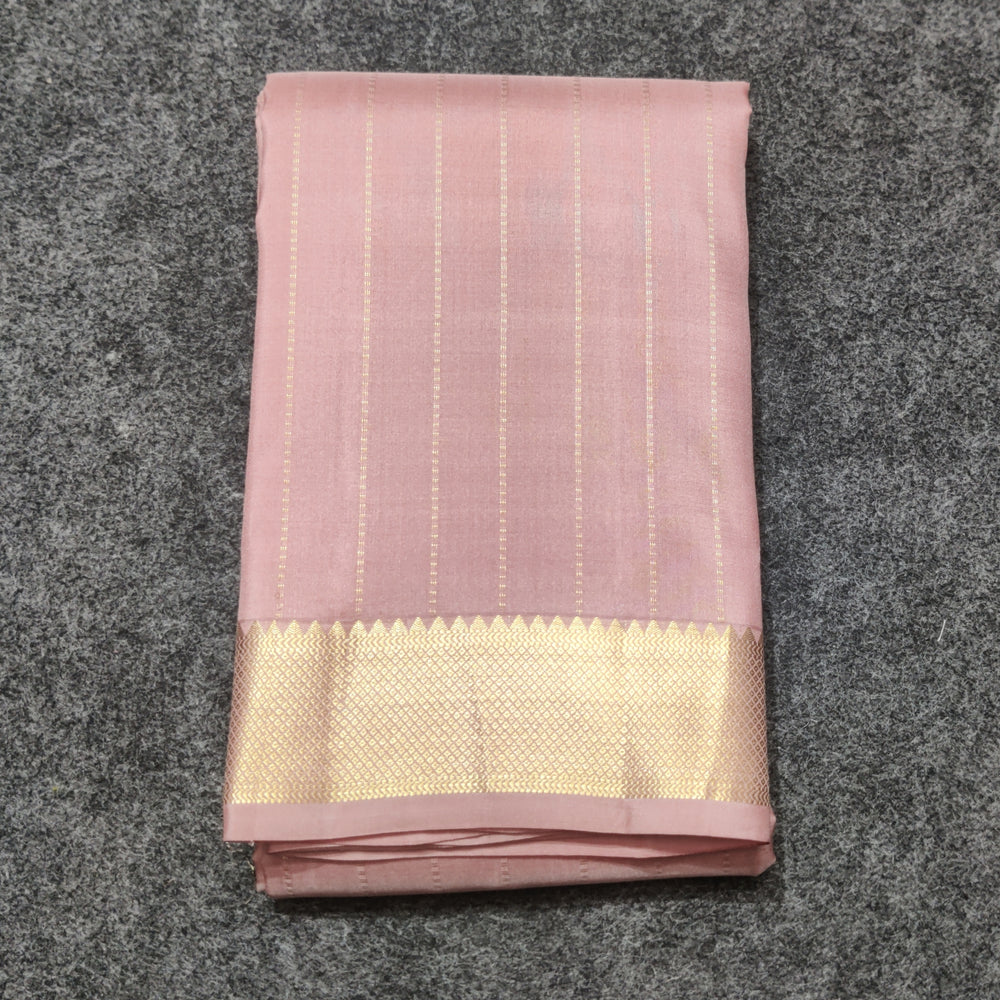 Kanchi pattu small border saree - KMP314