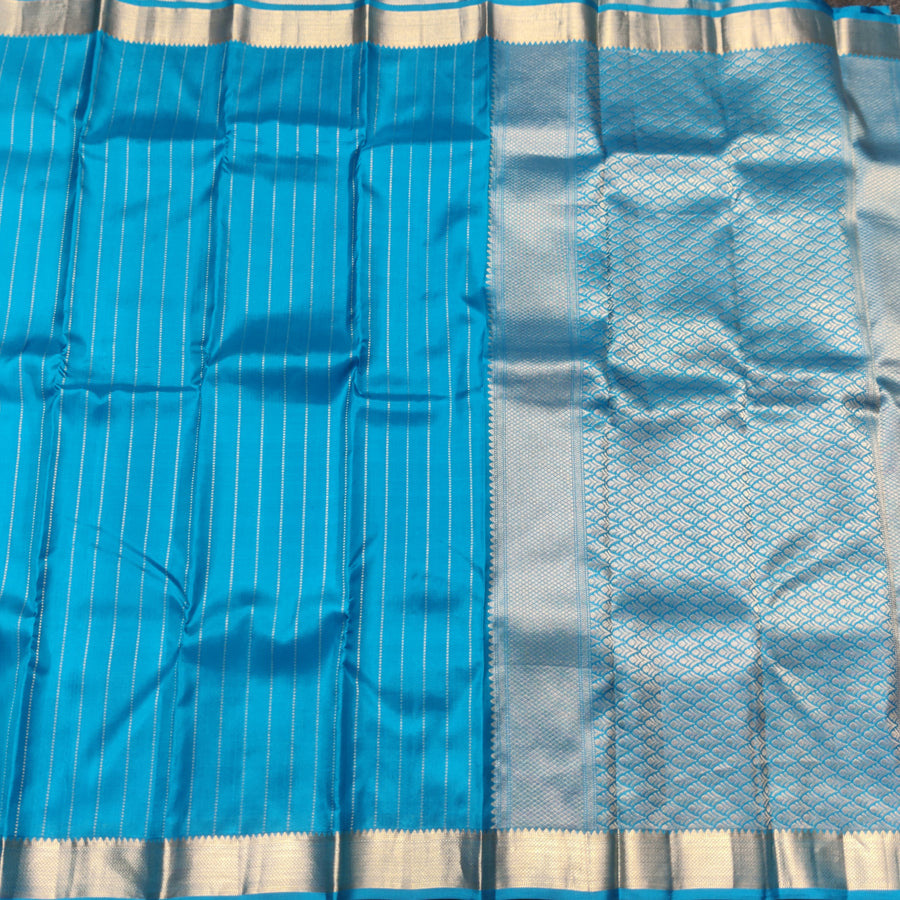 Kanchi pattu small border saree - KMP313