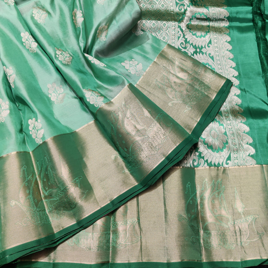 Lightweight pattu Scurt Border Saree - LWP405