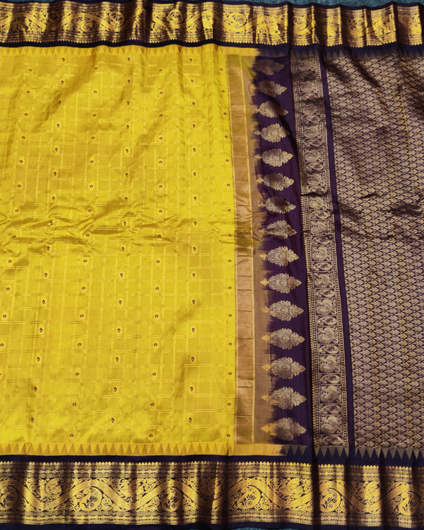Gadwal check design pure silk- GPS46 alternate view