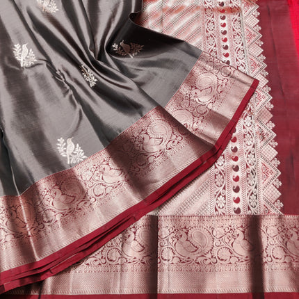 Kanchi Vintage Small border pattu - KMP85