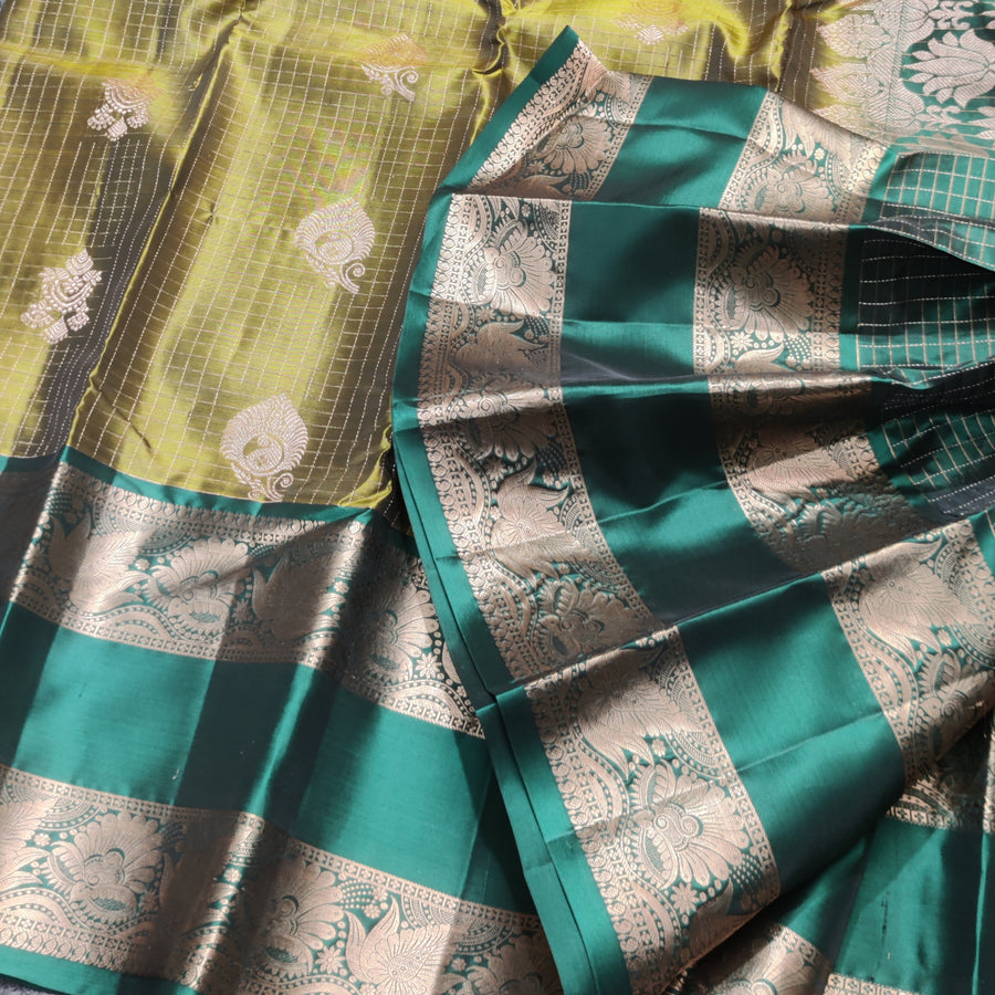 Kanchi Vintage Gap border pattu - KMP343