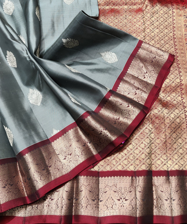 Kanchi pattu Small border saree - KMP91