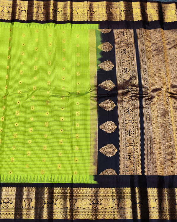 Gadwal check design pure silk- GPS27 alternate view