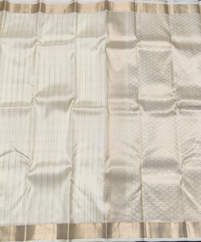 Kanchi pattu small border saree - KMP260